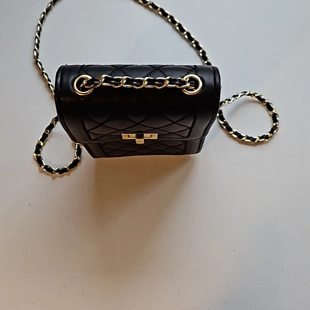 Black purse - Picture 7 of 13